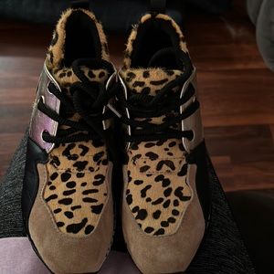 Steve Madden size 7 Ladies Multi Color Animal Print Sneakers